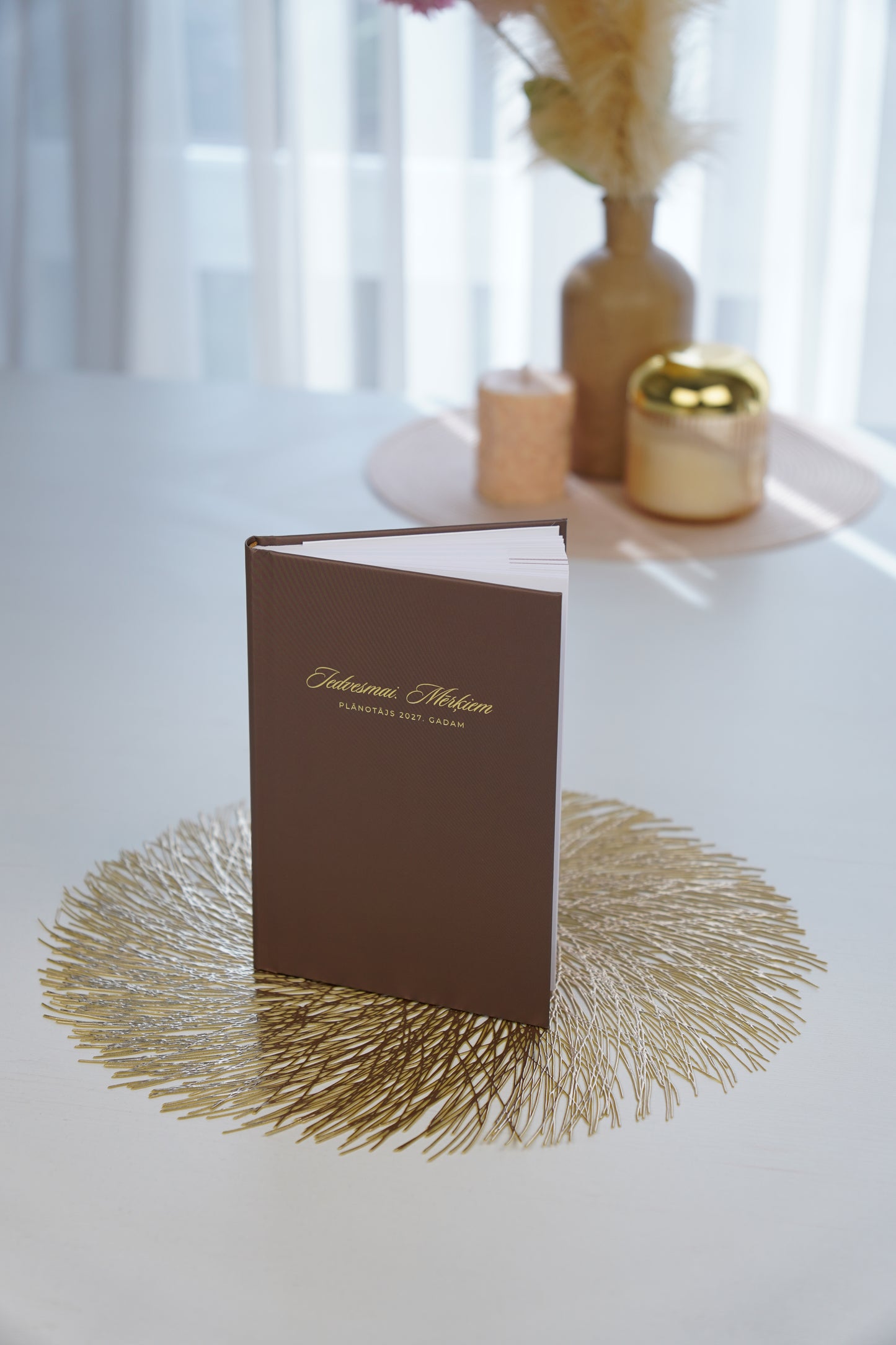 JAUNUMS. MOKAS BRŪNĀ. Zīmola Dream Light Planner 2027 – elegants nedēļas plānotājs