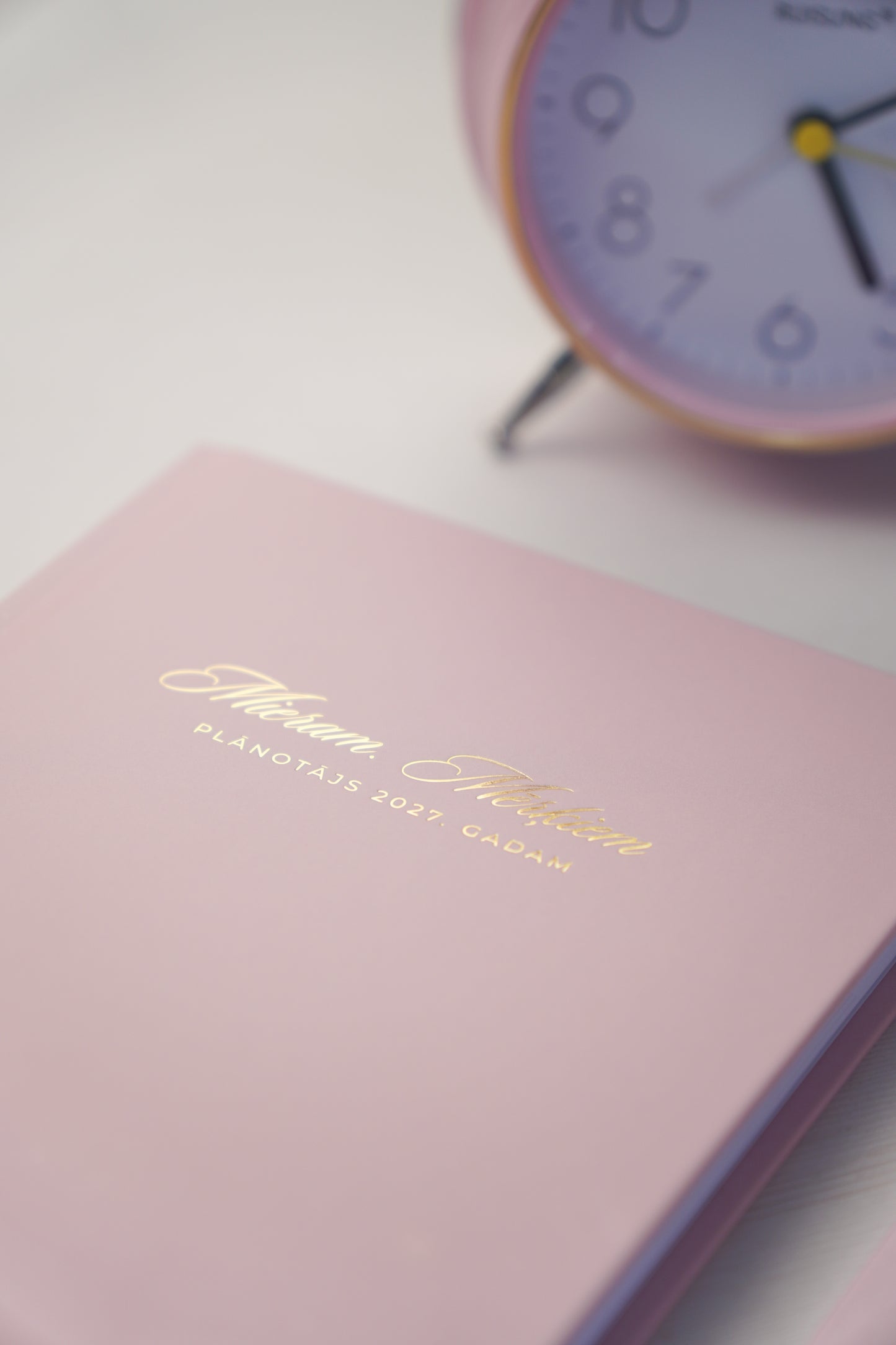 JAUNUMS. PŪDERROZĀ. Zīmola Dream Light Planner 2027 – elegants nedēļas plānotājs