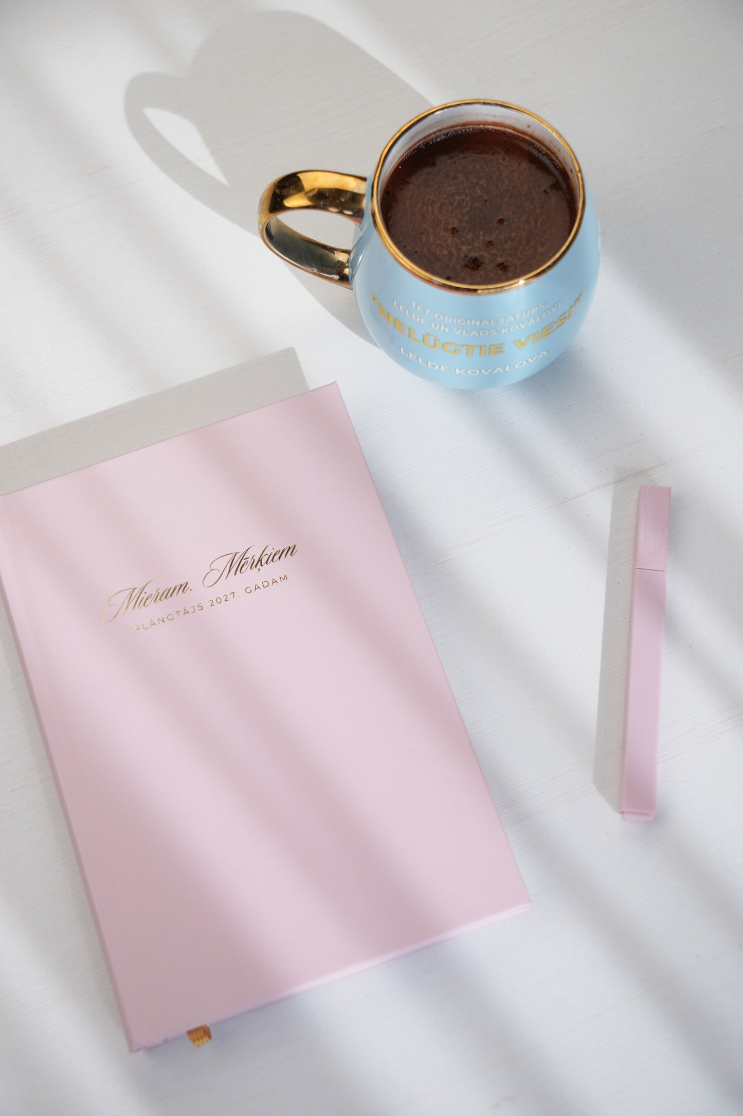 JAUNUMS. PŪDERROZĀ. Zīmola Dream Light Planner 2027 – elegants nedēļas plānotājs