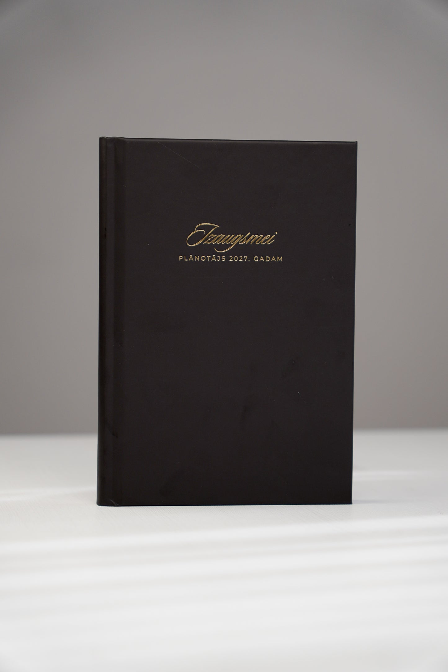 JAUNUMS. MELNS. Zīmola Dream Light Planner 2027 – elegants nedēļas plānotājs