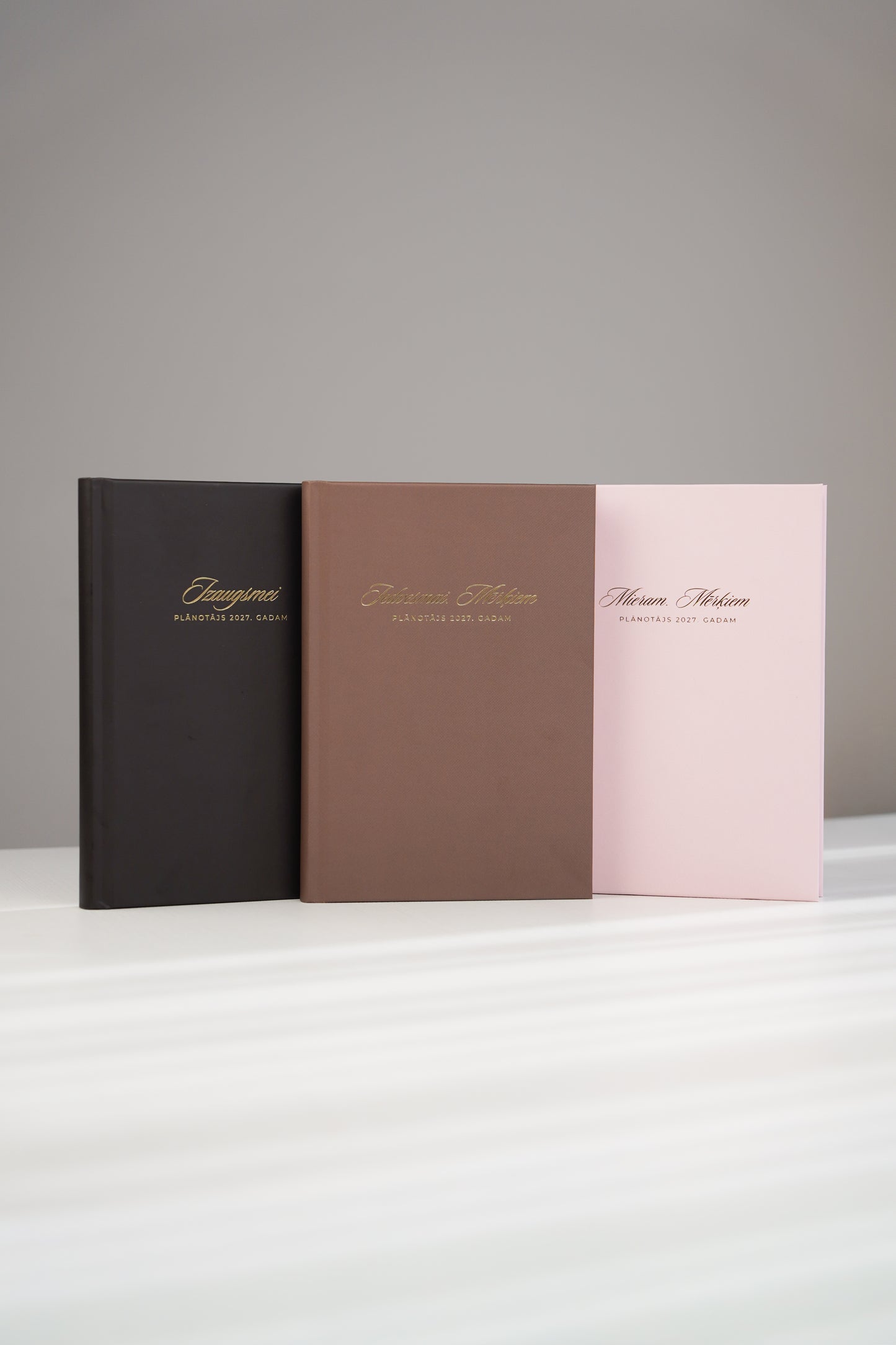 JAUNUMS. PŪDERROZĀ. Zīmola Dream Light Planner 2027 – elegants nedēļas plānotājs