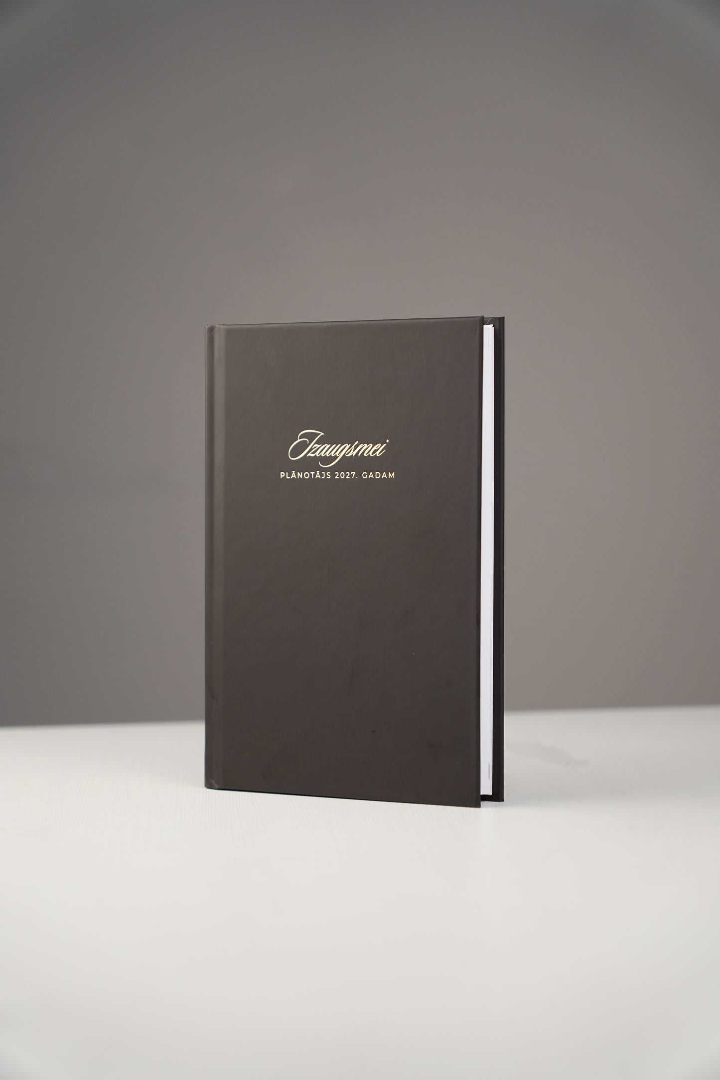JAUNUMS. MELNS. Zīmola Dream Light Planner 2027 – elegants nedēļas plānotājs