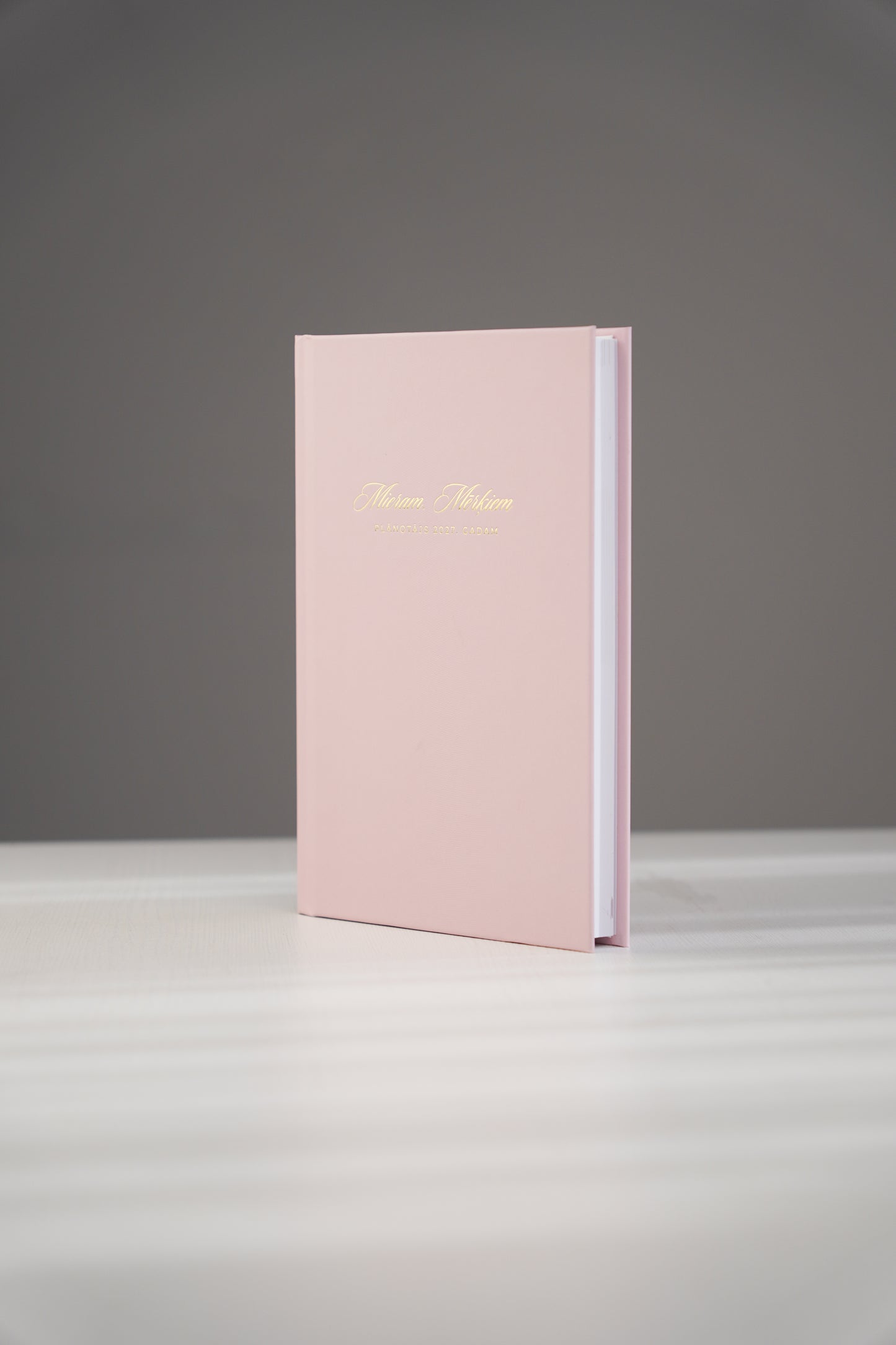 JAUNUMS. PŪDERROZĀ. Zīmola Dream Light Planner 2027 – elegants nedēļas plānotājs