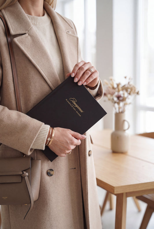JAUNUMS. MELNS. Zīmola Dream Light Planner 2027 – elegants nedēļas plānotājs